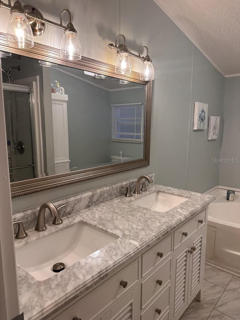 122 W SAINT ANNES CIR — photo 8