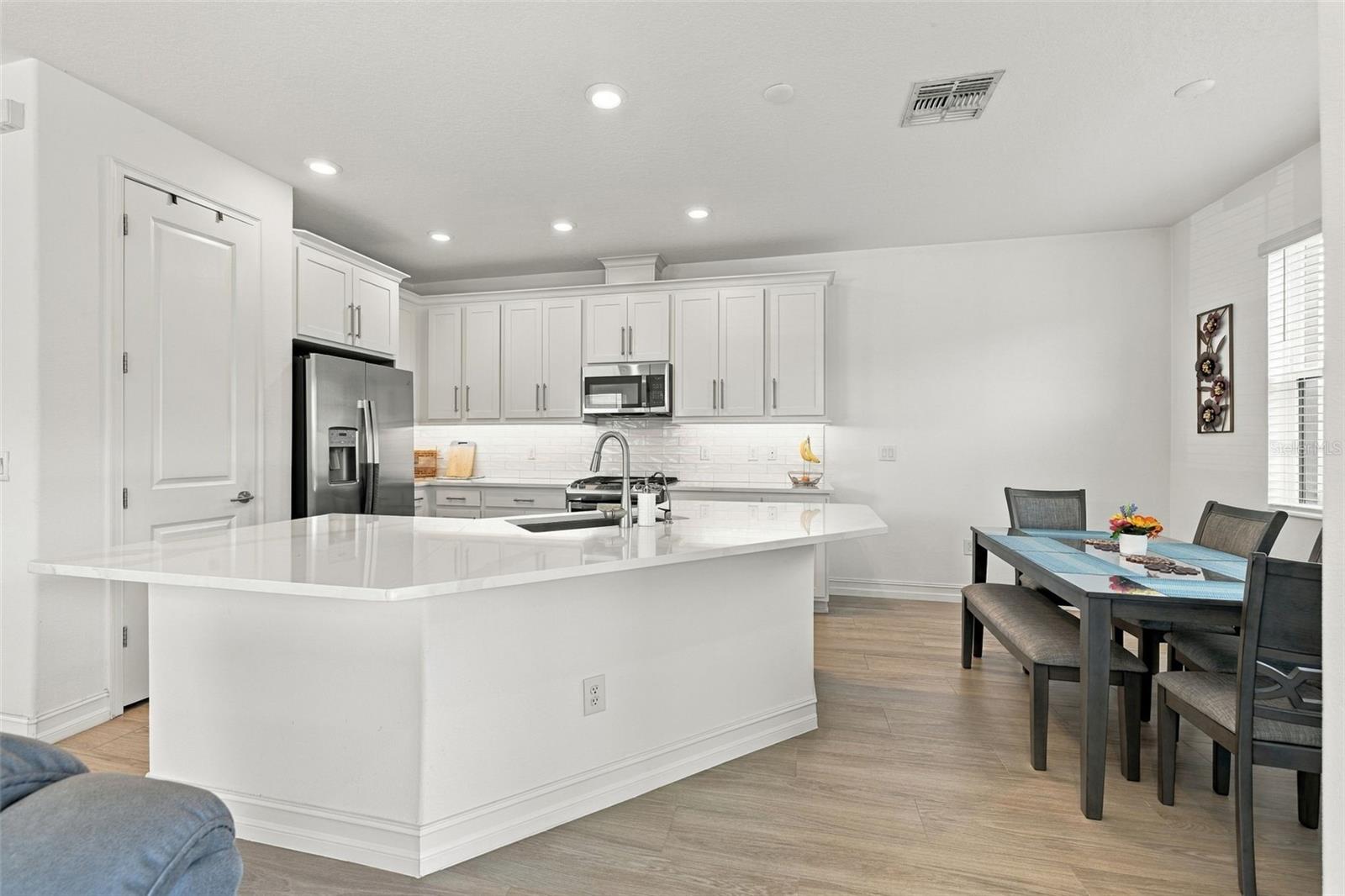 5127 SAN MARTINO DR — photo 8