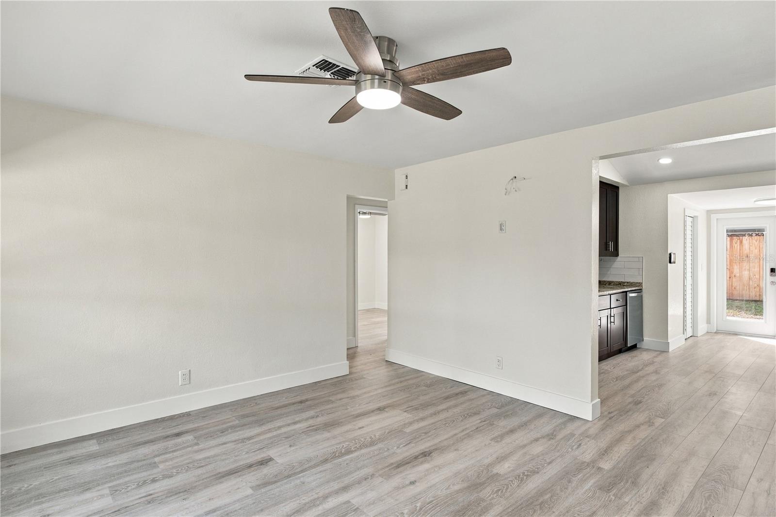 39 HAMILTON HEATH DR — photo 6