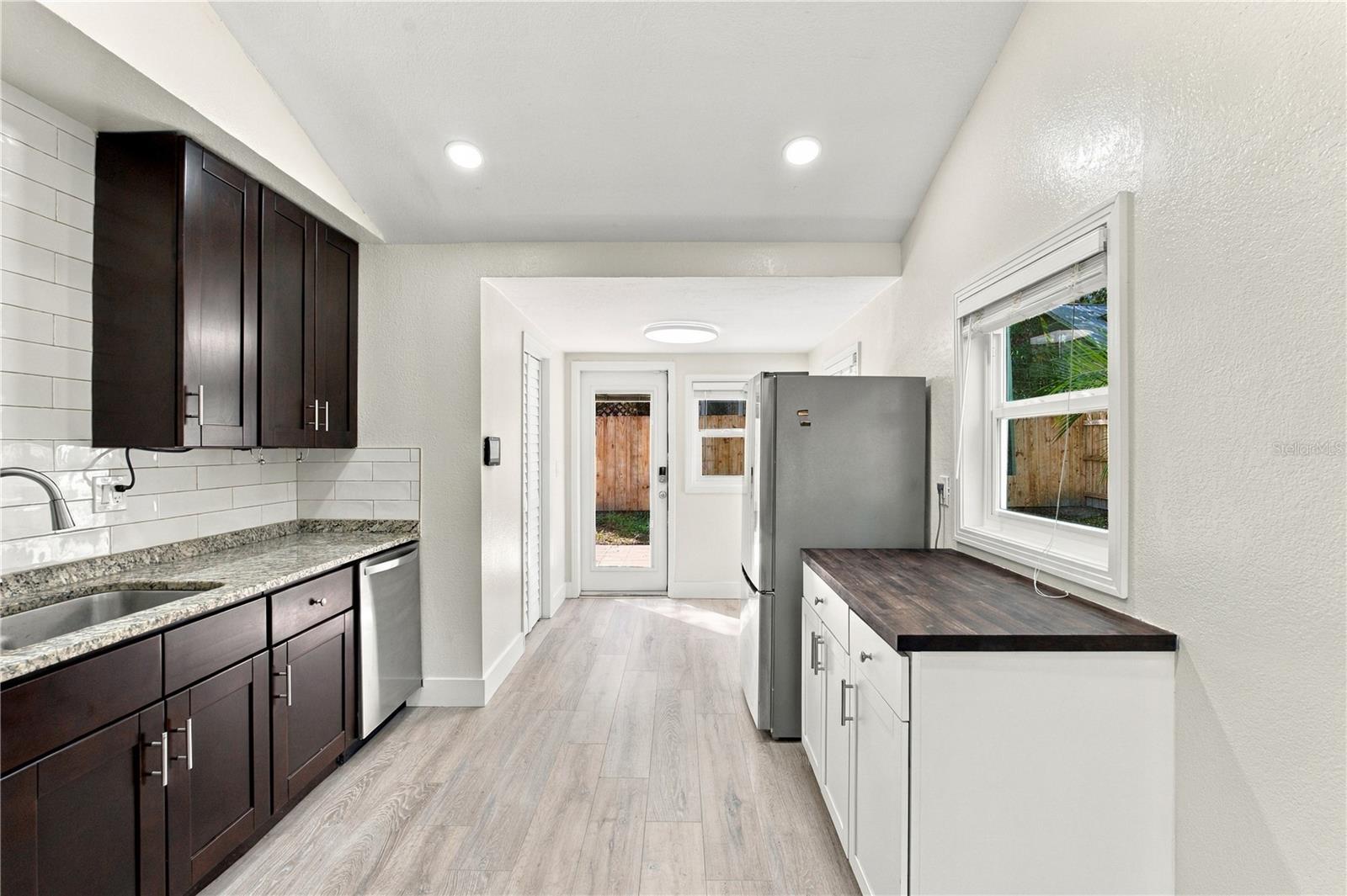 39 HAMILTON HEATH DR — photo 10