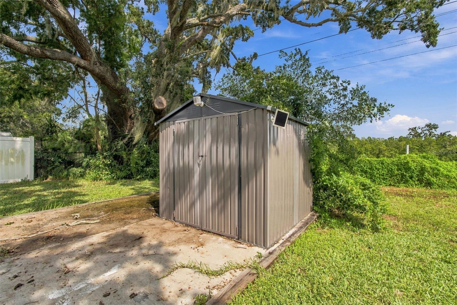 335 COUNTRY CLUB DR — photo 49