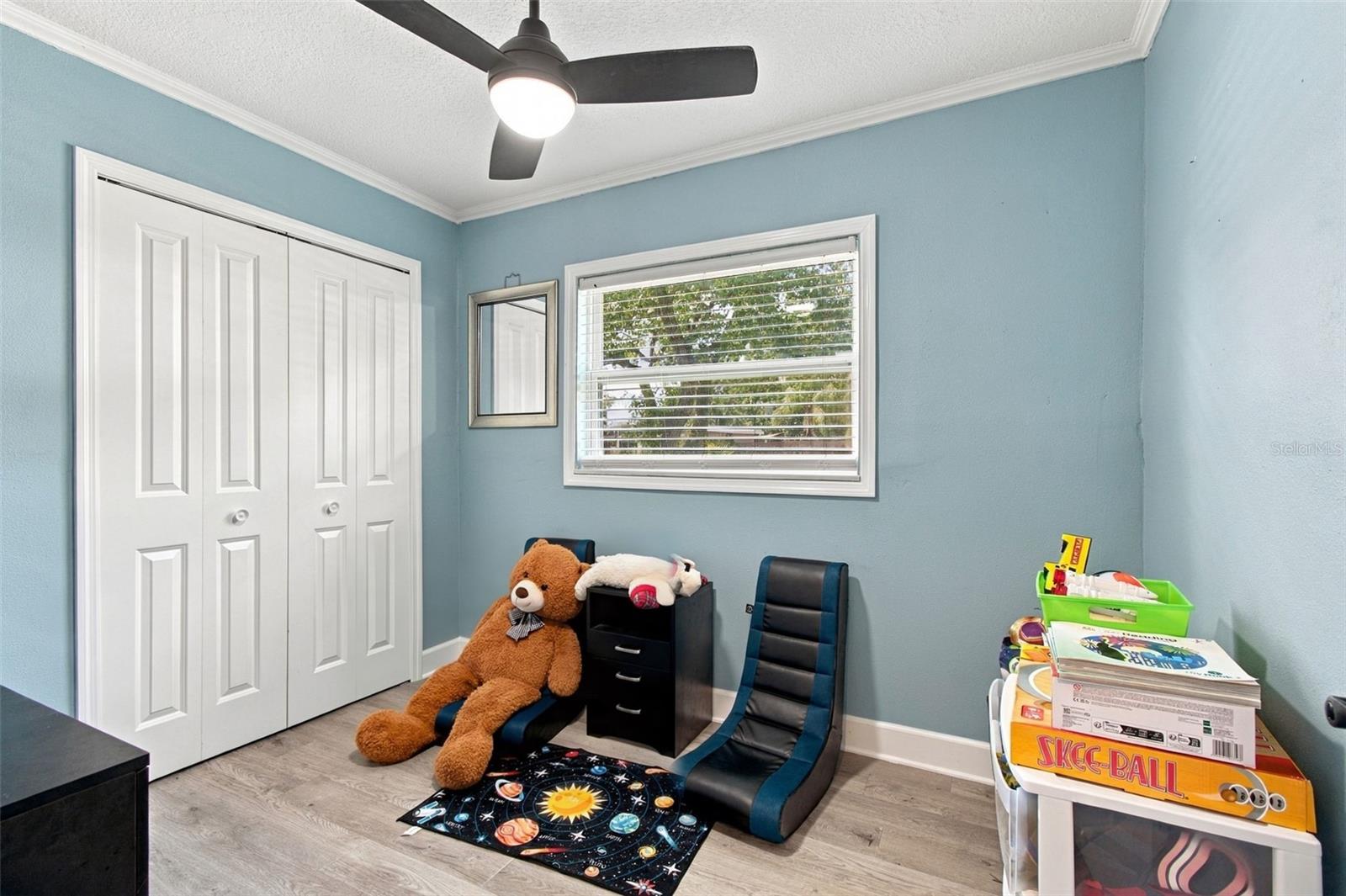 335 COUNTRY CLUB DR — photo 26