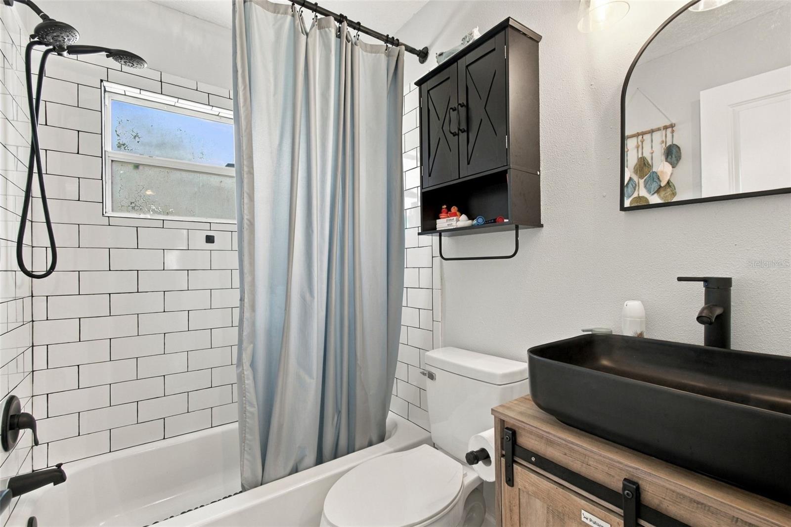335 COUNTRY CLUB DR — photo 33