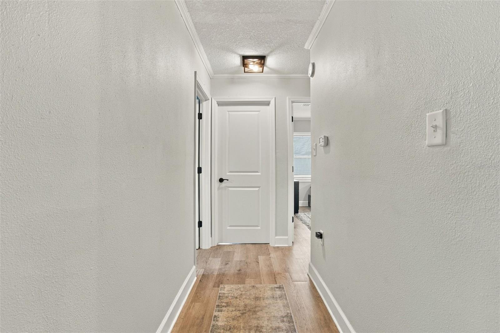 335 COUNTRY CLUB DR — photo 22