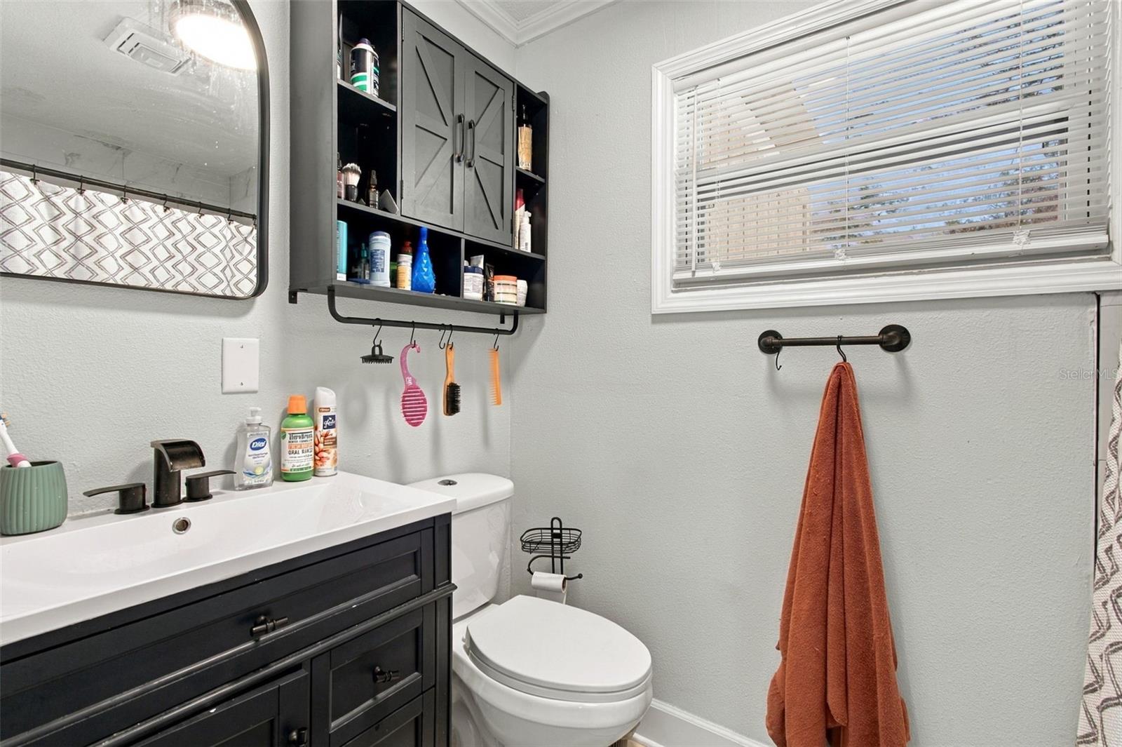 335 COUNTRY CLUB DR — photo 20