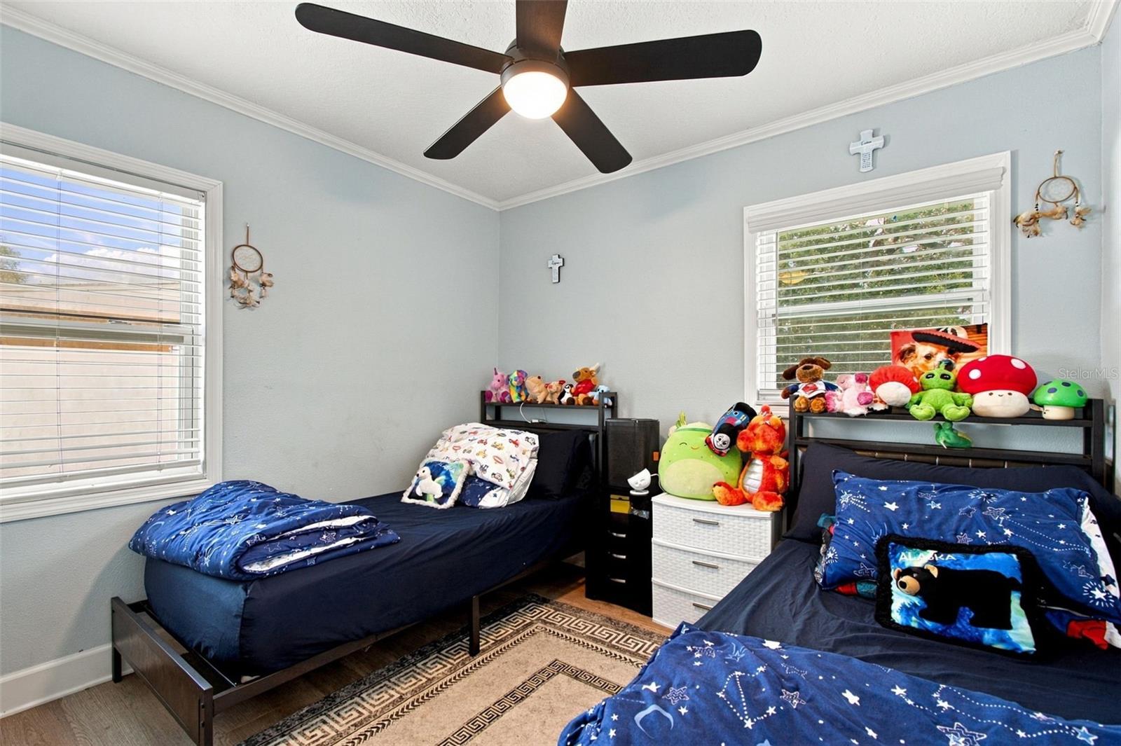 335 COUNTRY CLUB DR — photo 31
