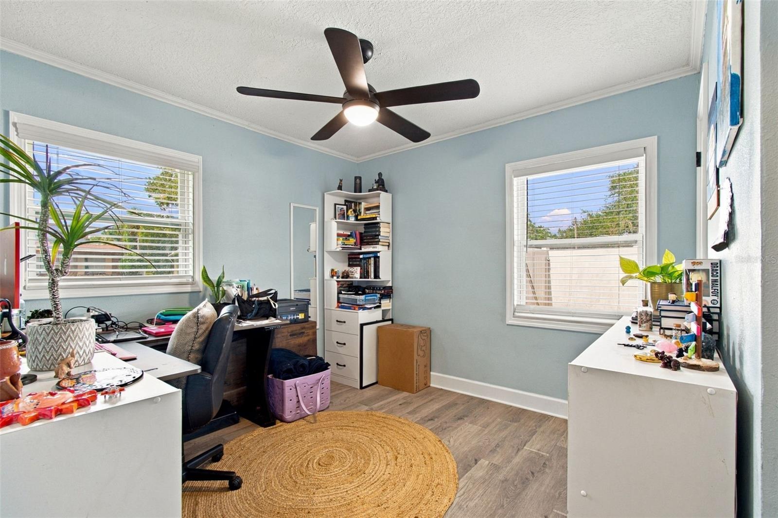 335 COUNTRY CLUB DR — photo 23