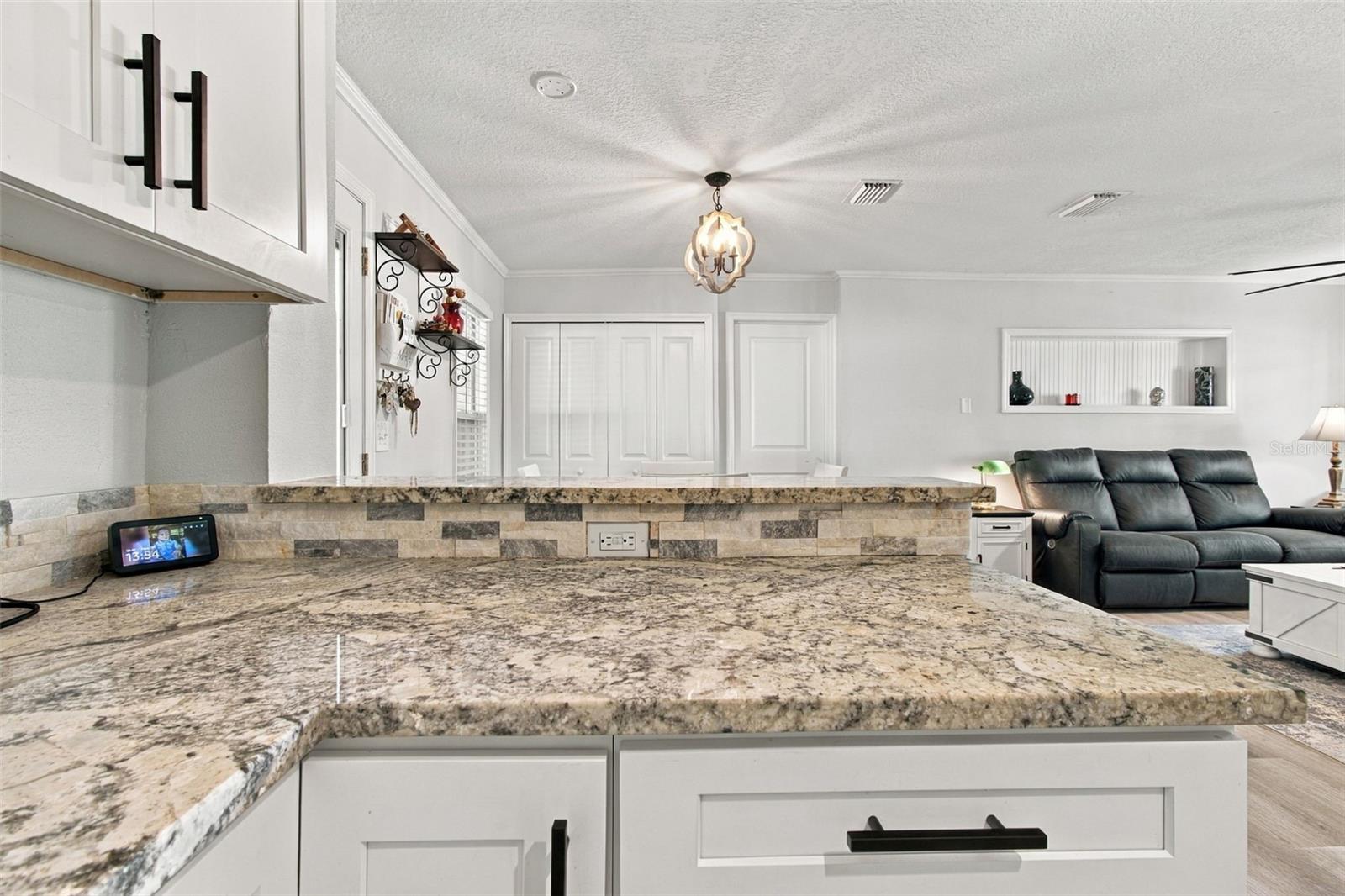 335 COUNTRY CLUB DR — photo 16