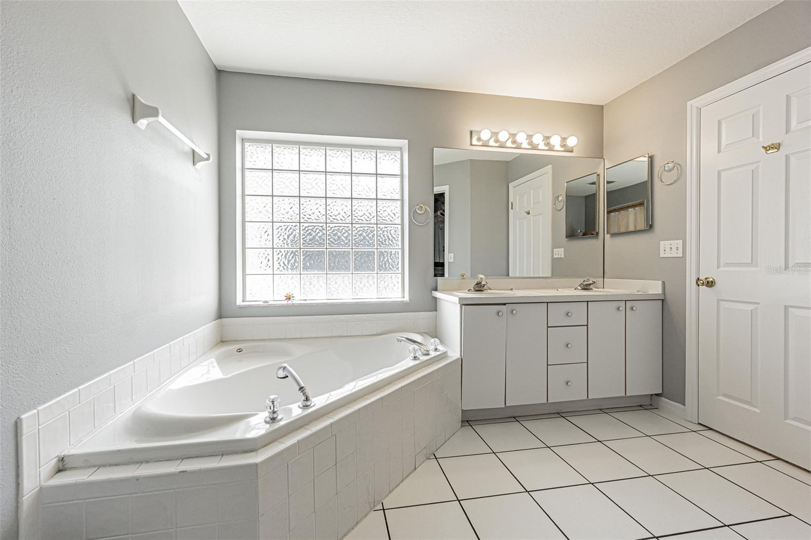 10829 MOSHIE LN — photo 21