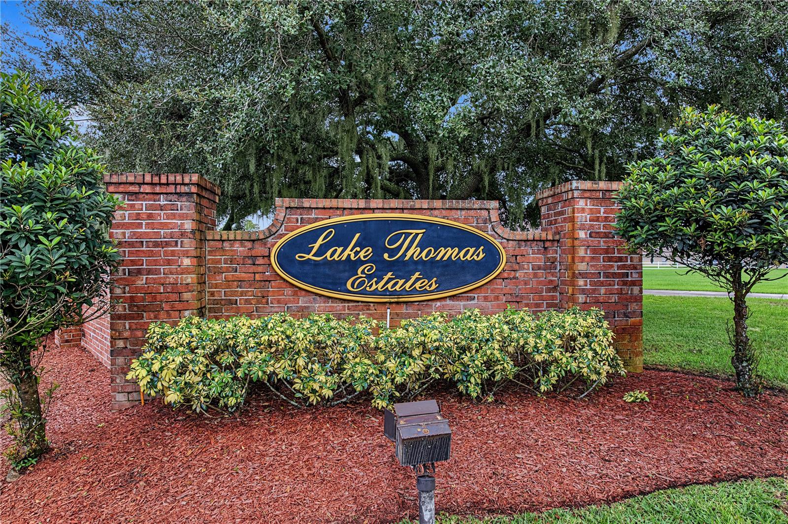 915 LAKE THOMAS LN — photo 2