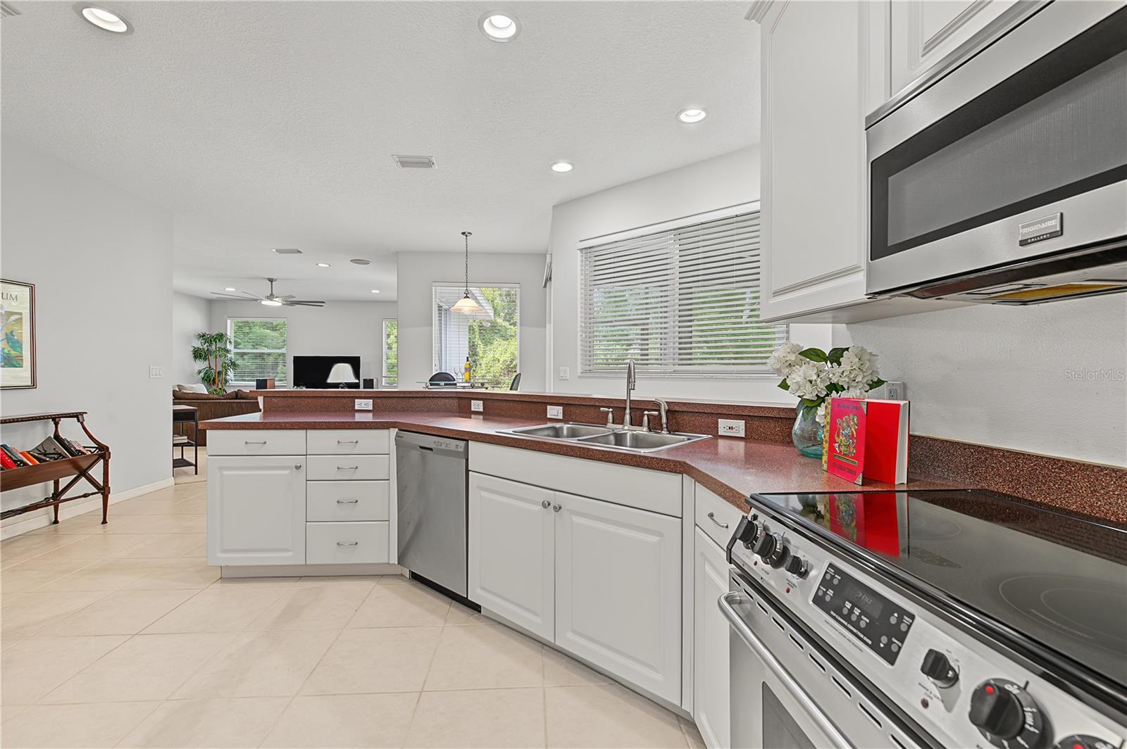 915 LAKE THOMAS LN — photo 15