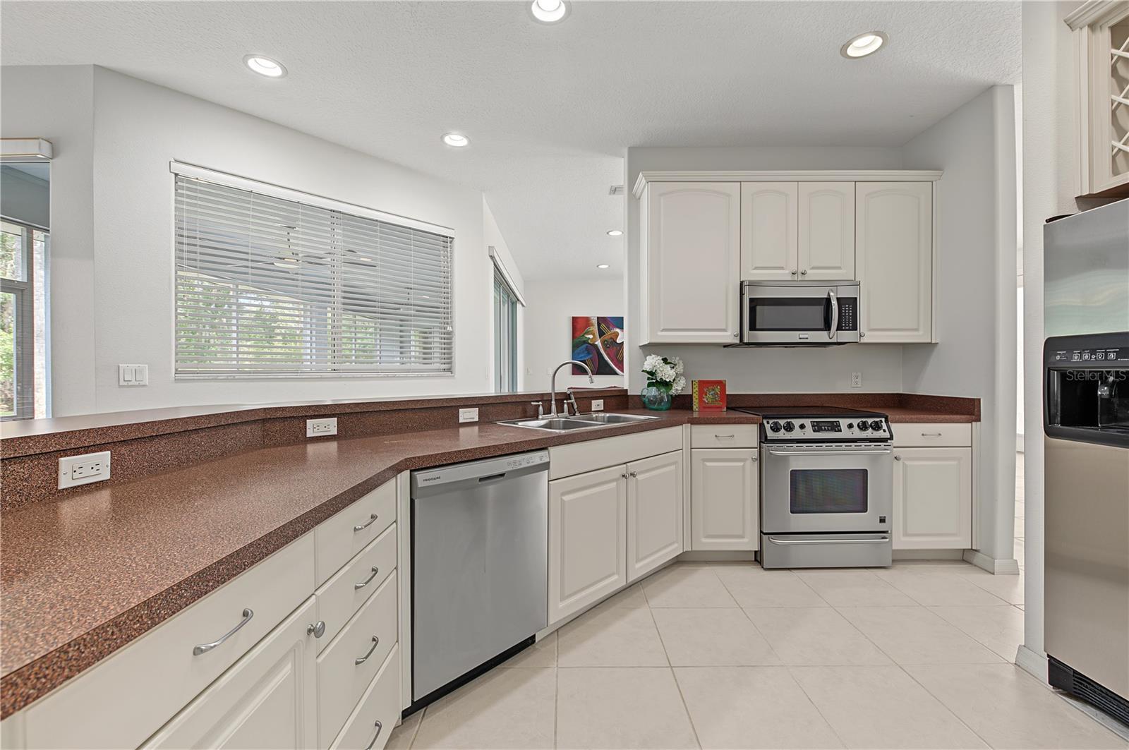 915 LAKE THOMAS LN — photo 18