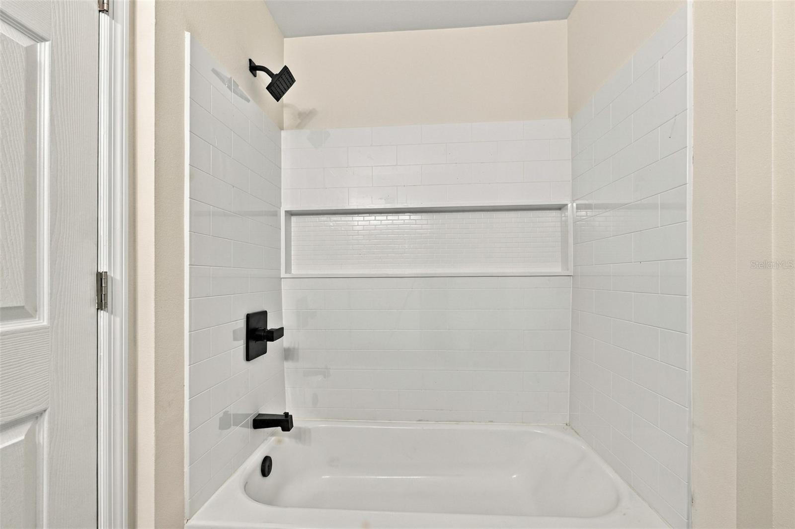 9951 ASHBURN LAKE DR — photo 35