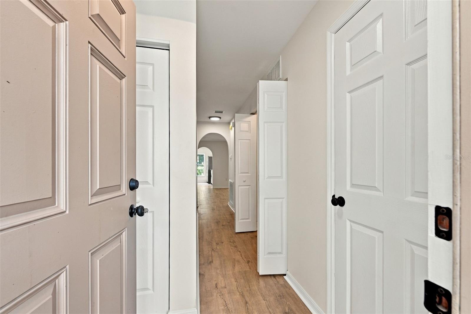 9951 ASHBURN LAKE DR — photo 4