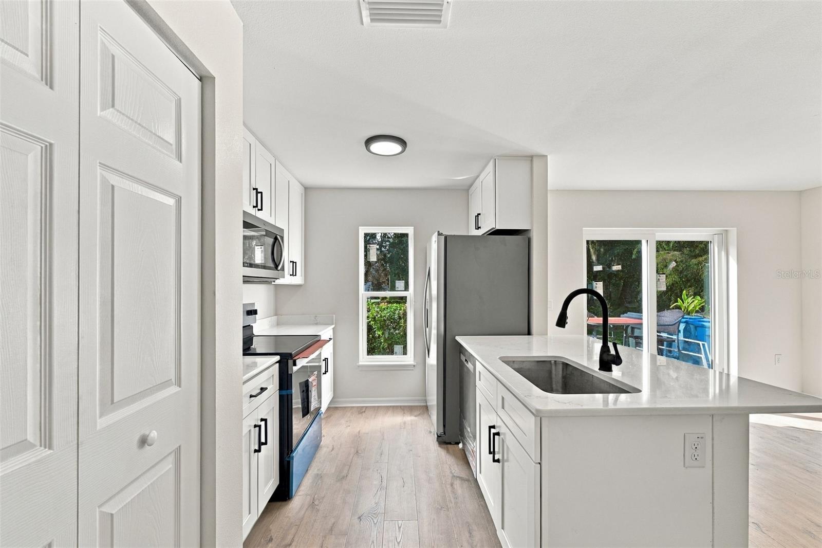 9951 ASHBURN LAKE DR — photo 11