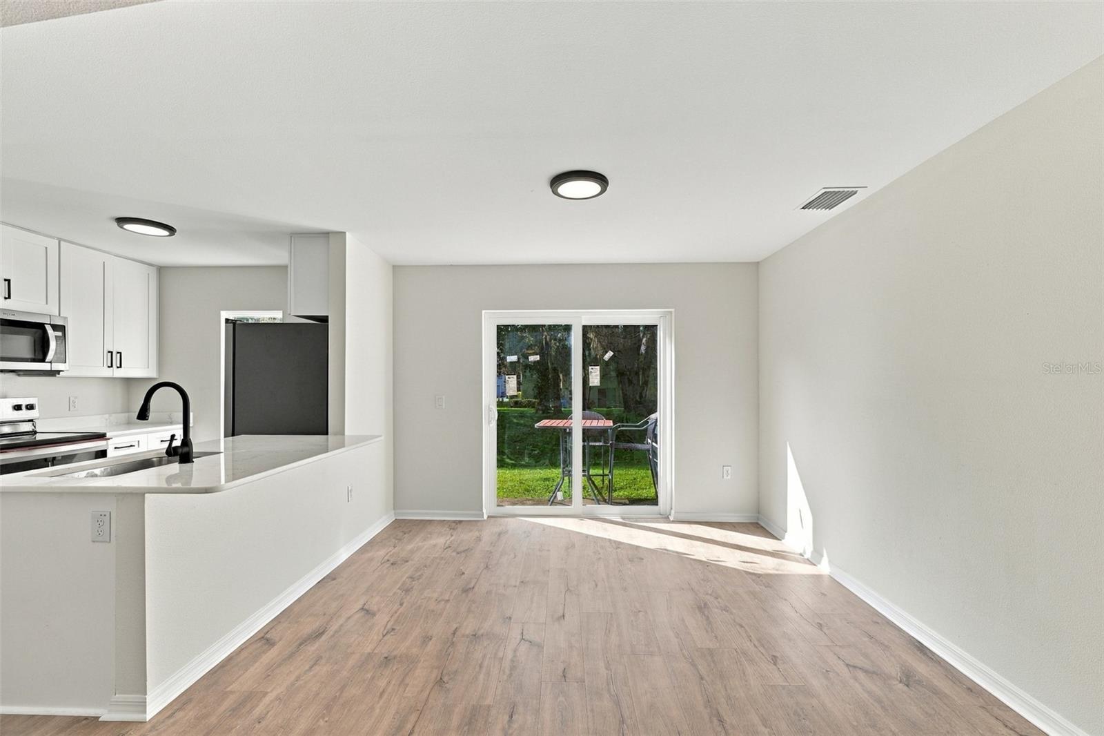 9951 ASHBURN LAKE DR — photo 10