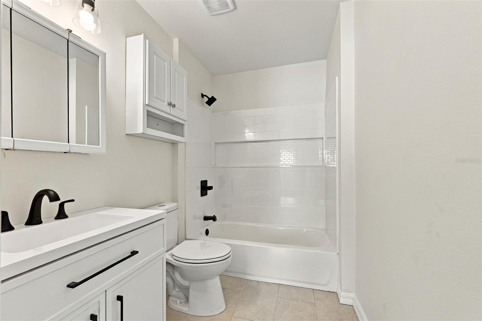 9951 ASHBURN LAKE DR — photo 33