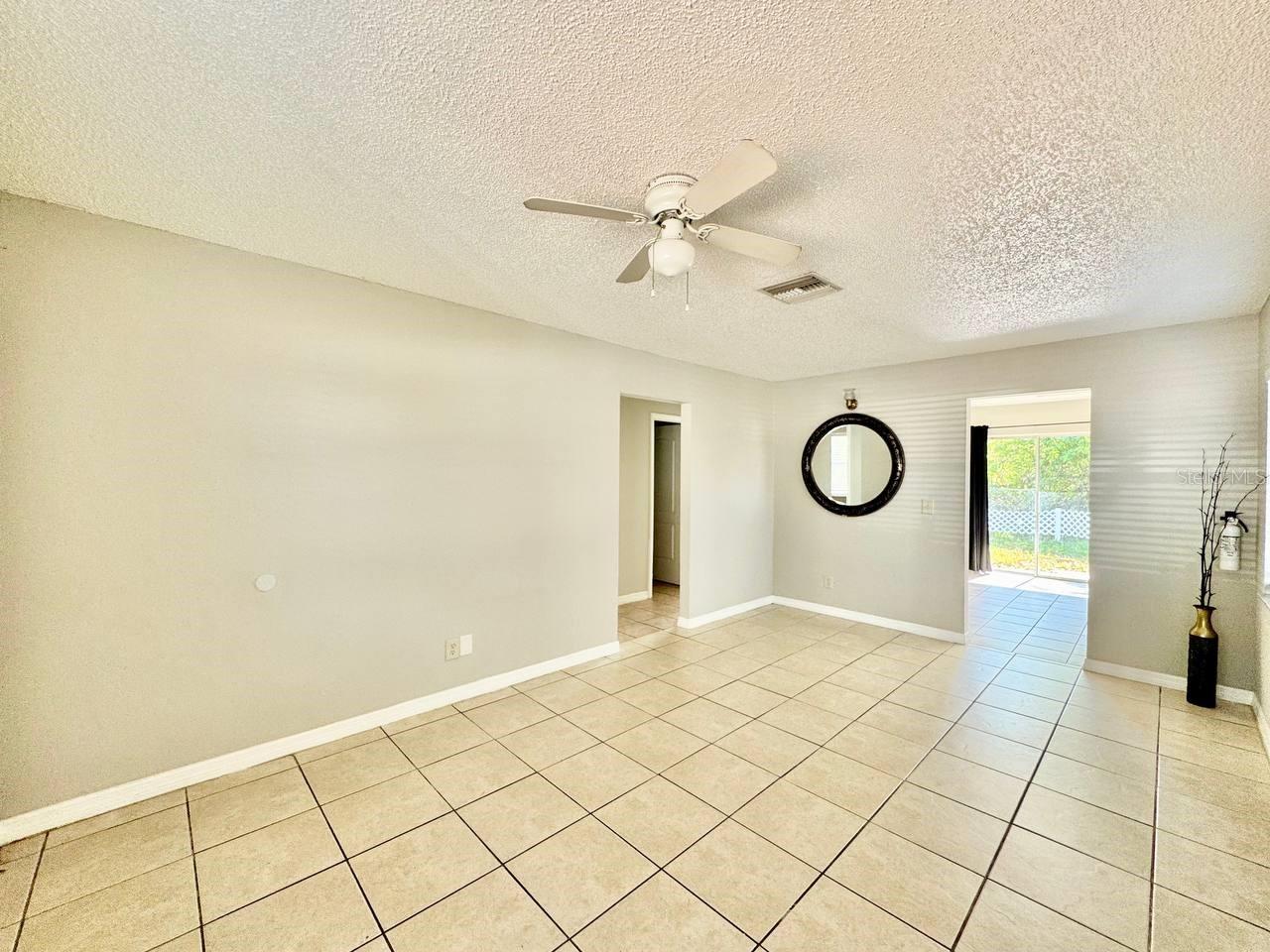 625 WILDWOOD WAY — photo 3