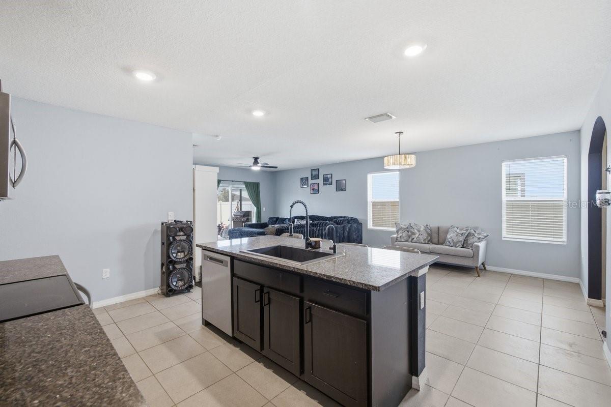 17063 OVAL RUM DR — photo 7