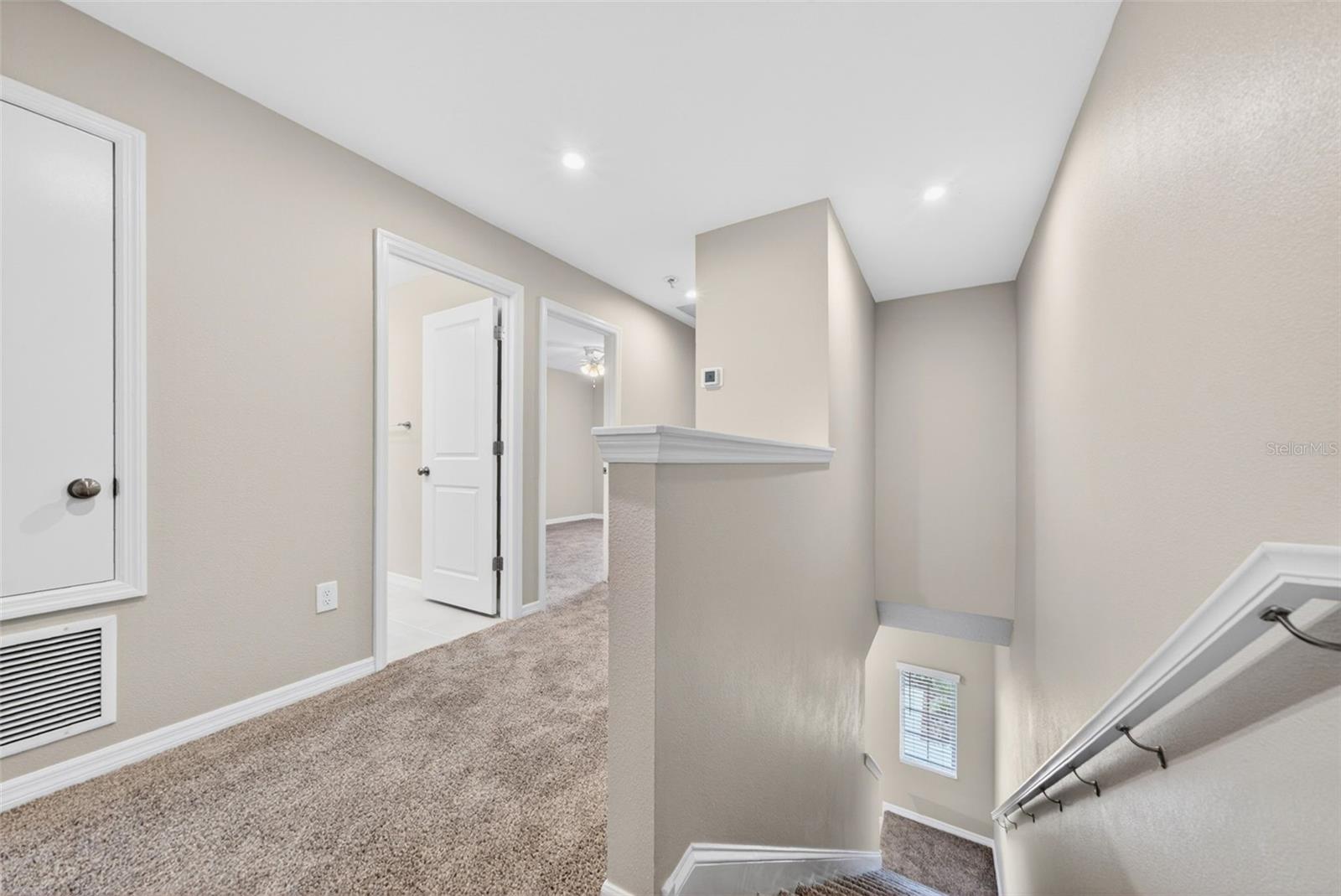 6425 FAIRMONT LN — photo 32