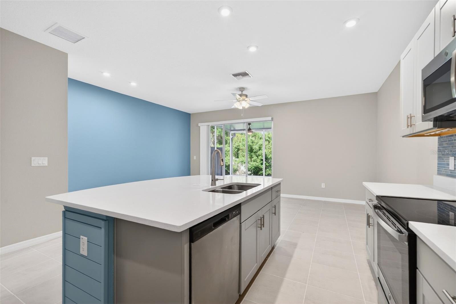 6425 FAIRMONT LN — photo 19