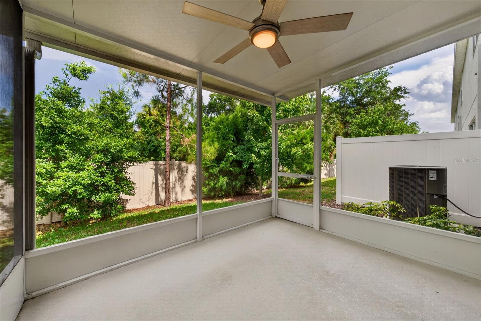 6425 FAIRMONT LN — photo 24