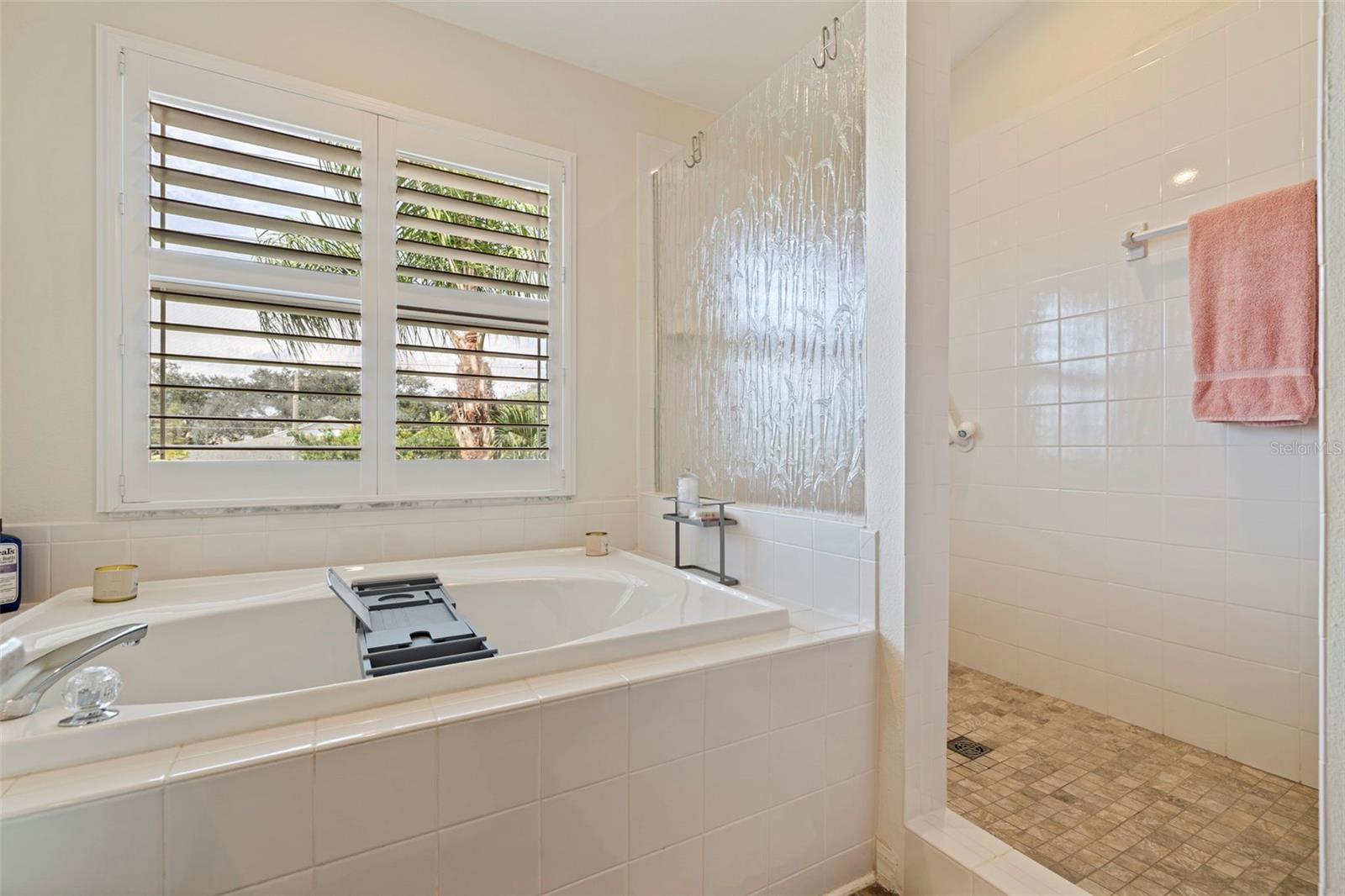 3022 PEPPERWOOD LN W — photo 24