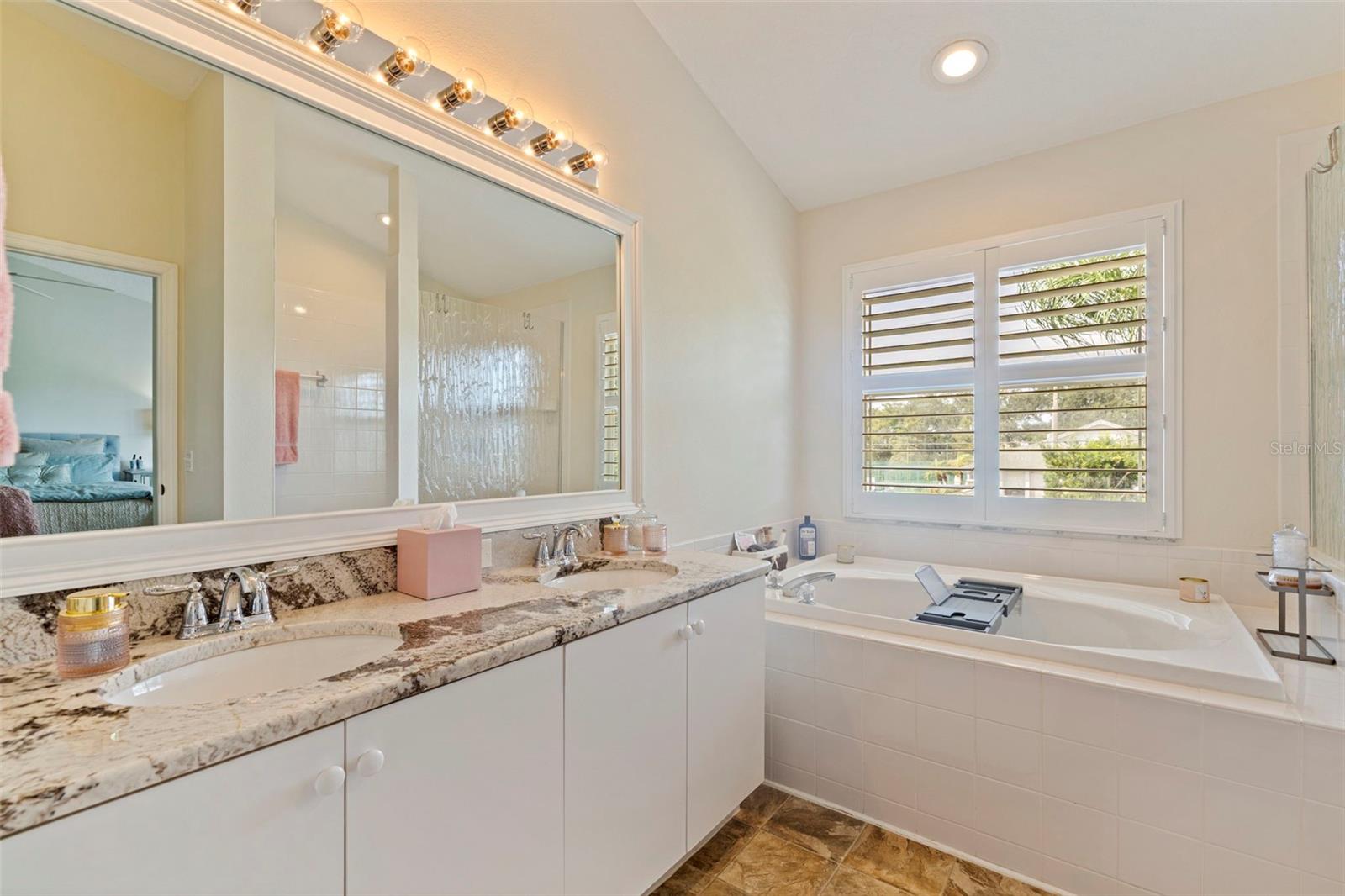 3022 PEPPERWOOD LN W — photo 25