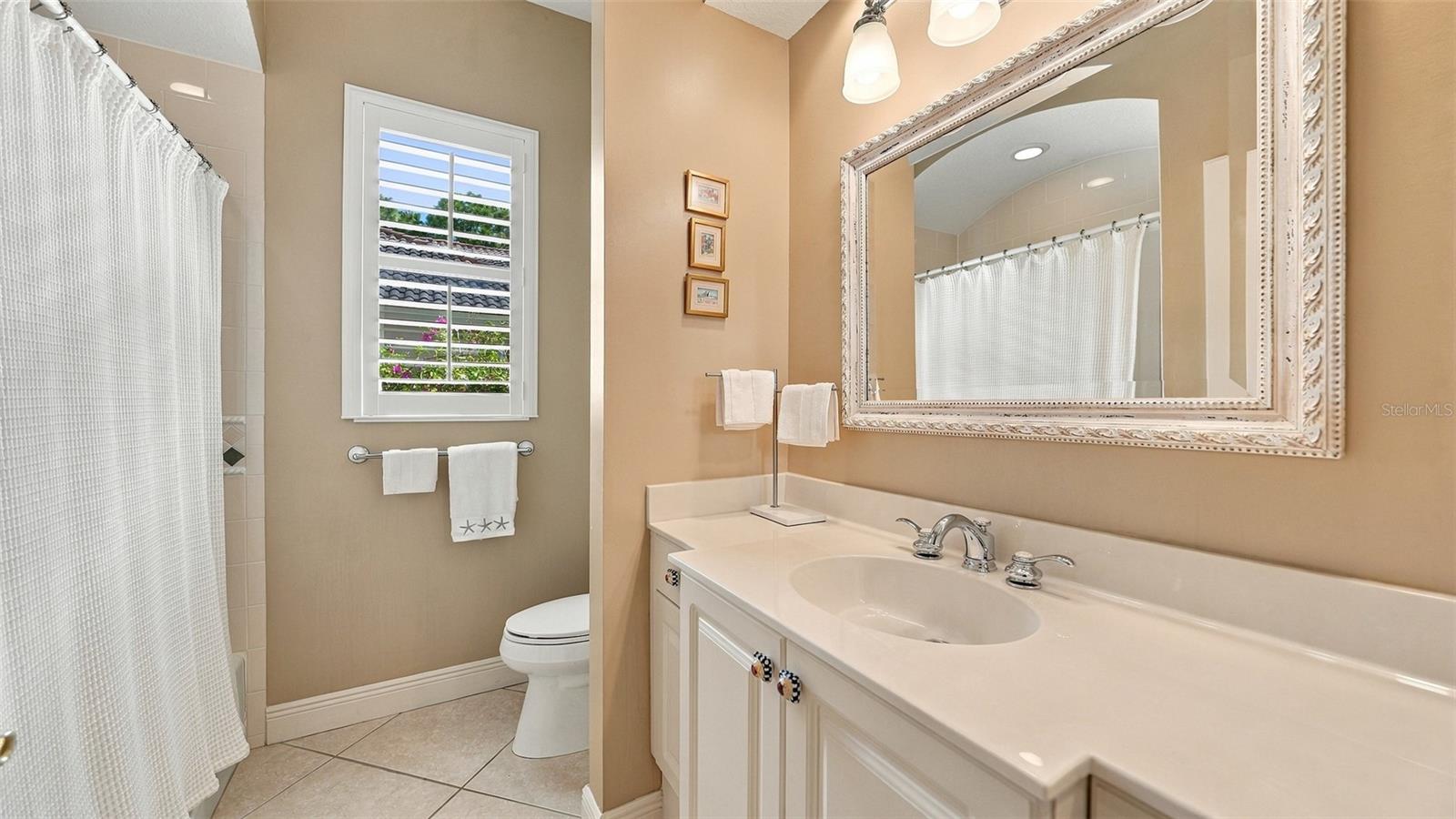 7325 CHATSWORTH CT — photo 32