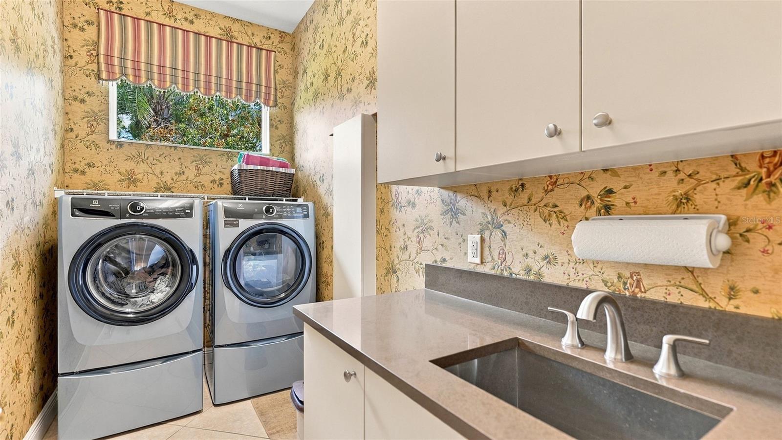7325 CHATSWORTH CT — photo 33
