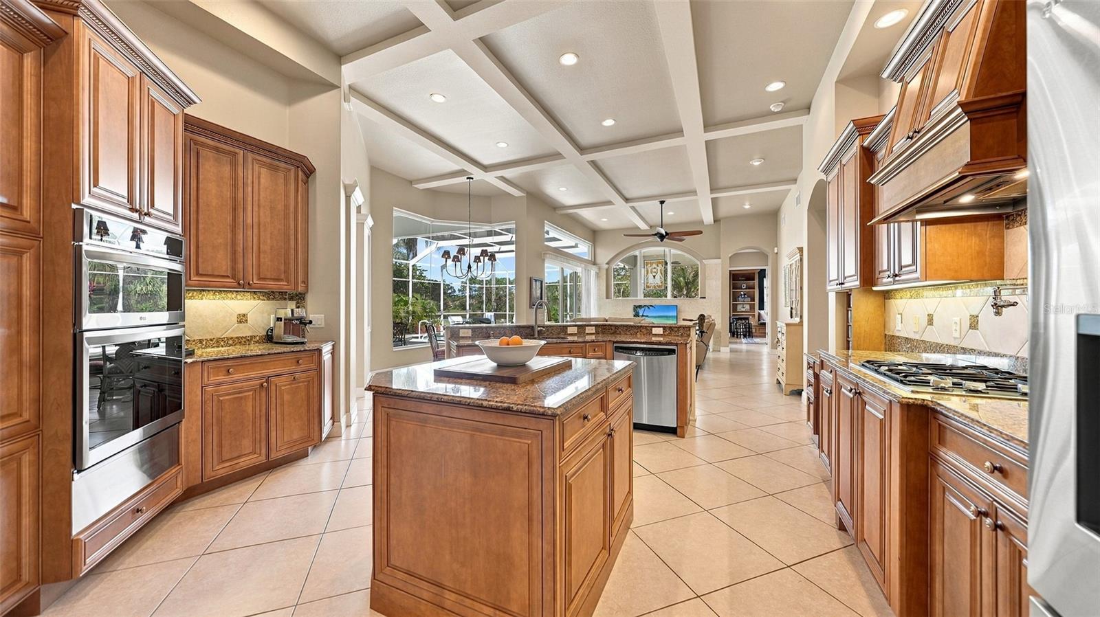 7325 CHATSWORTH CT — photo 14