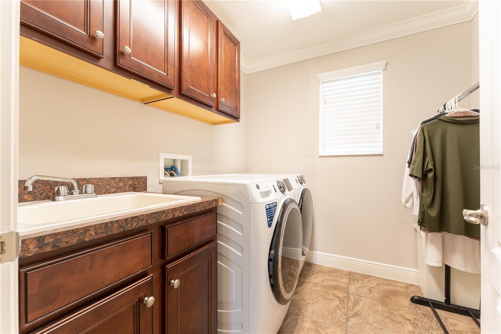 215 PARSONS WOODS DR — photo 38