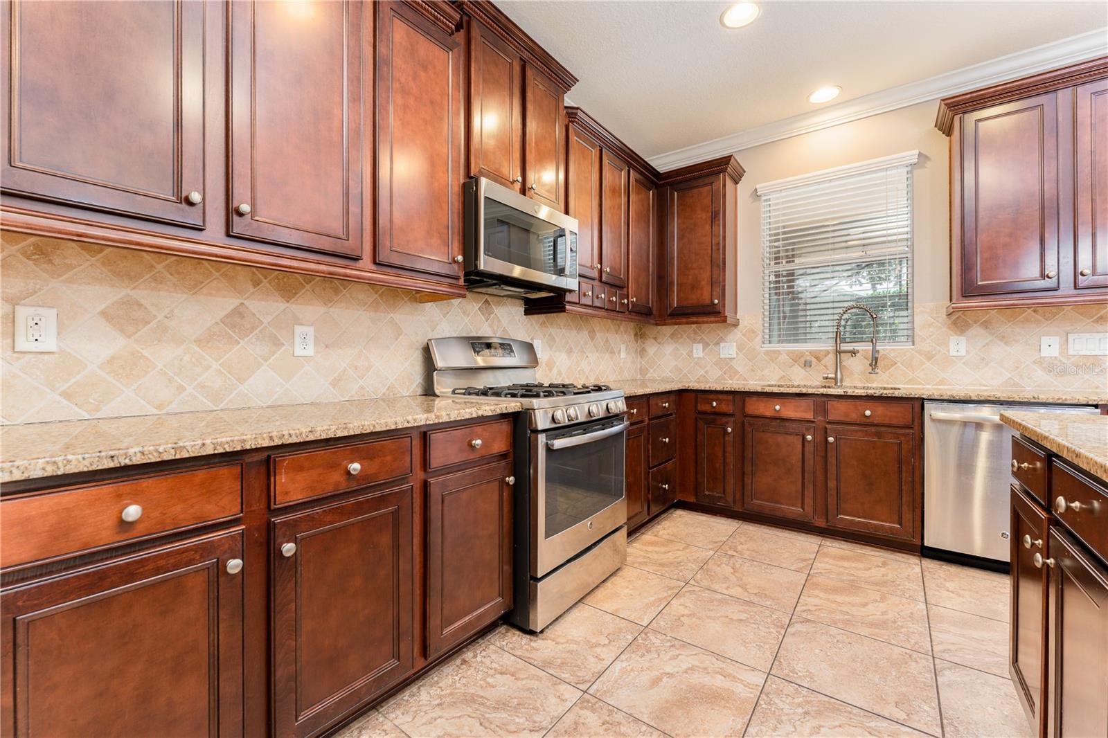 215 PARSONS WOODS DR — photo 28