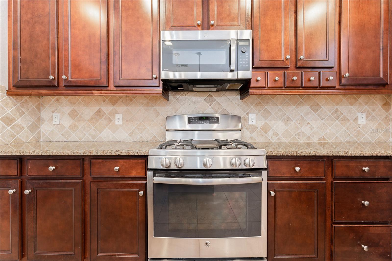 215 PARSONS WOODS DR — photo 30