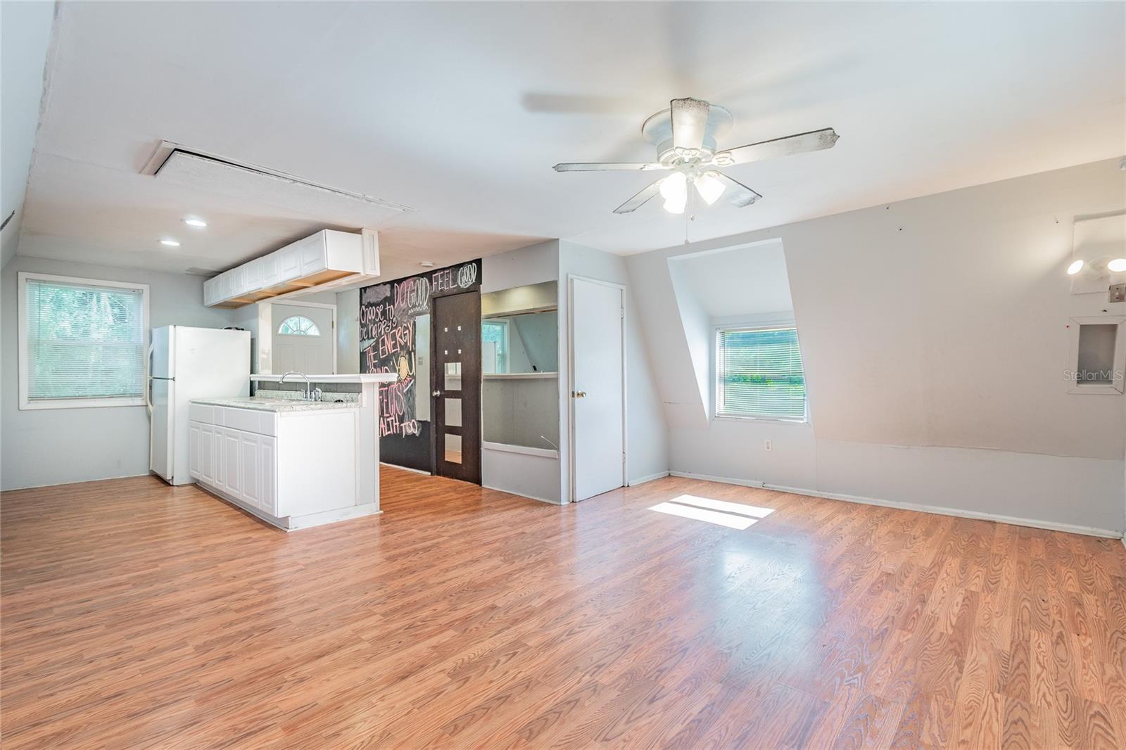 3141 W EUCLID AVE — photo 79