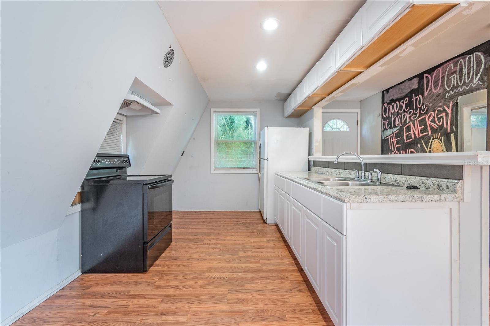 3141 W EUCLID AVE — photo 77