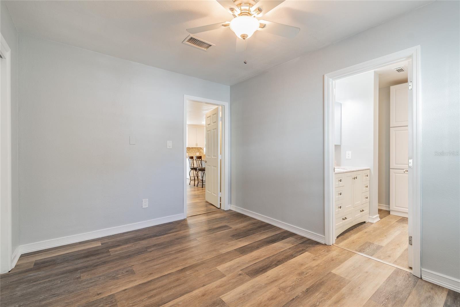 3141 W EUCLID AVE — photo 35