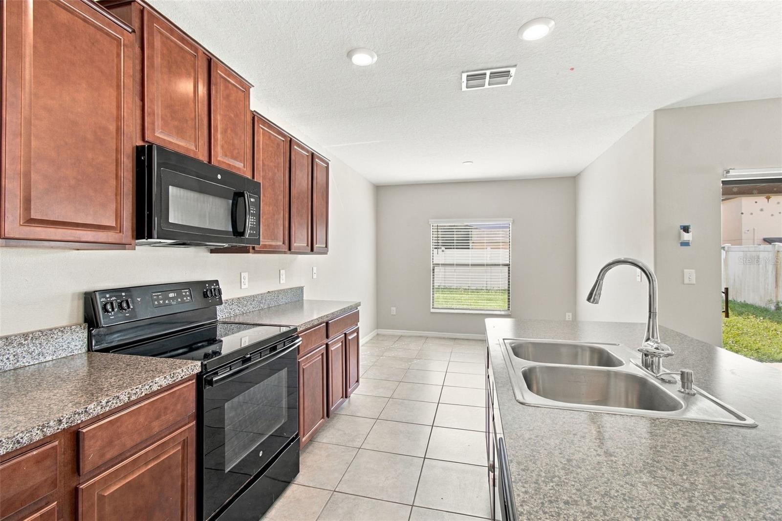 4110 CAT MINT ST — photo 8