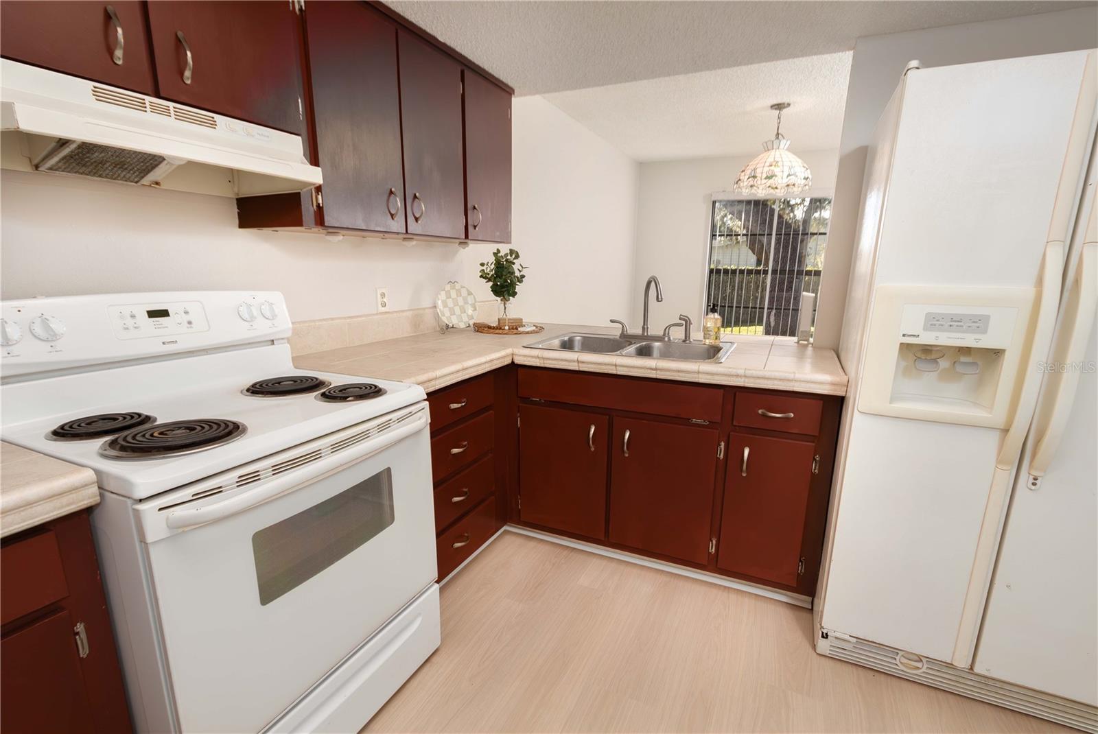 7245 KNOLL DR — photo 7
