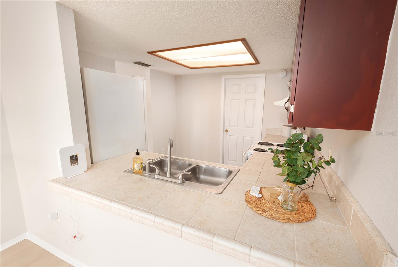 7245 KNOLL DR — photo 10
