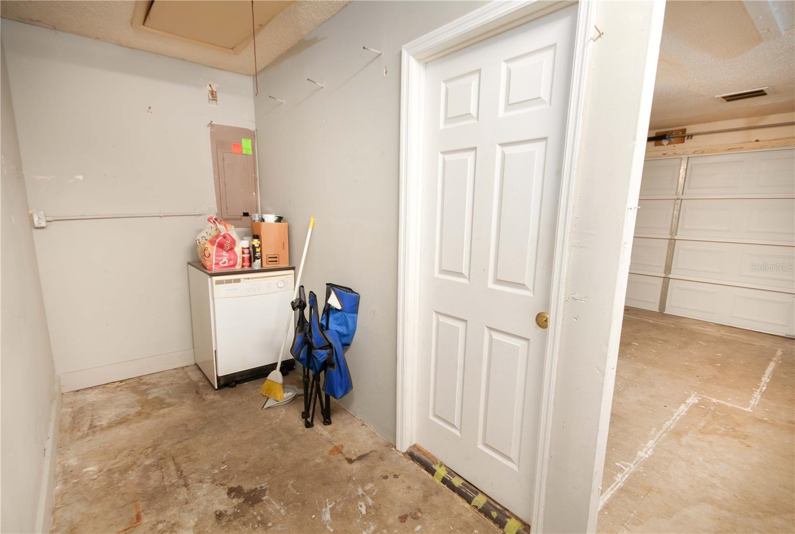 7245 KNOLL DR — photo 20