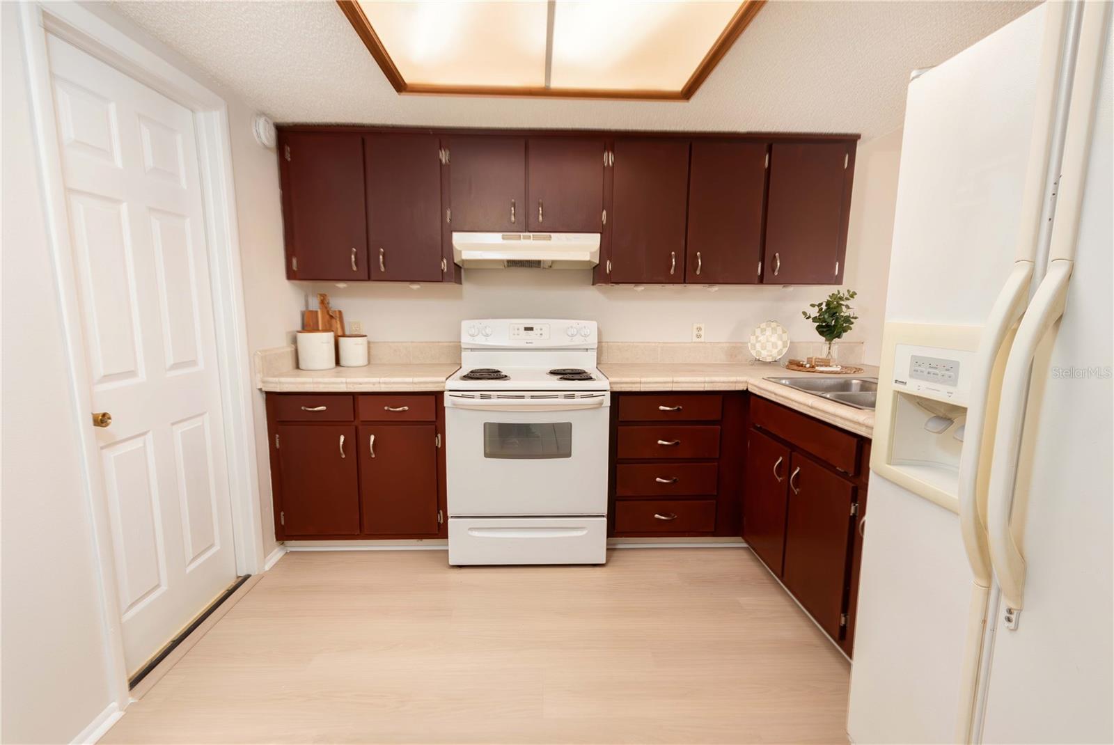 7245 KNOLL DR — photo 6