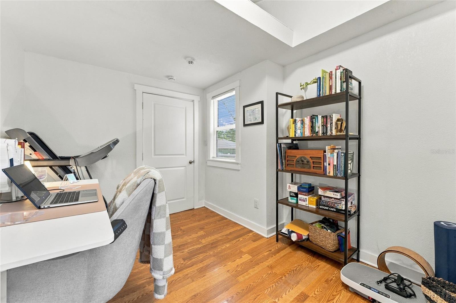 412 E HAMILTON AVE — photo 30