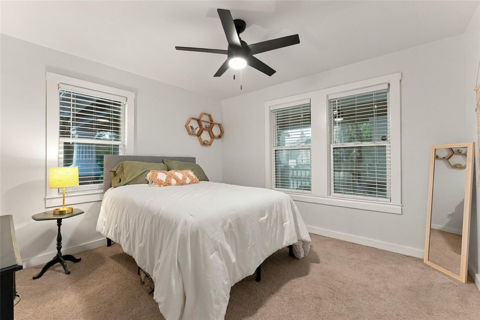 412 E HAMILTON AVE — photo 23