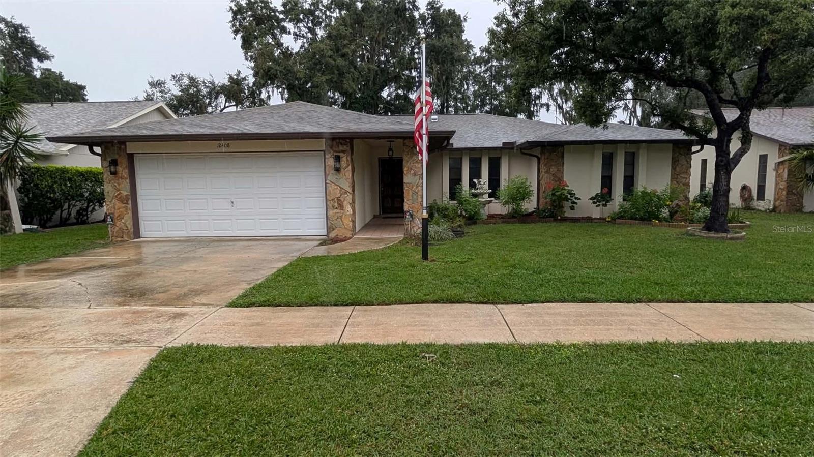 12408 GOLDEN OAK CIR — photo 2