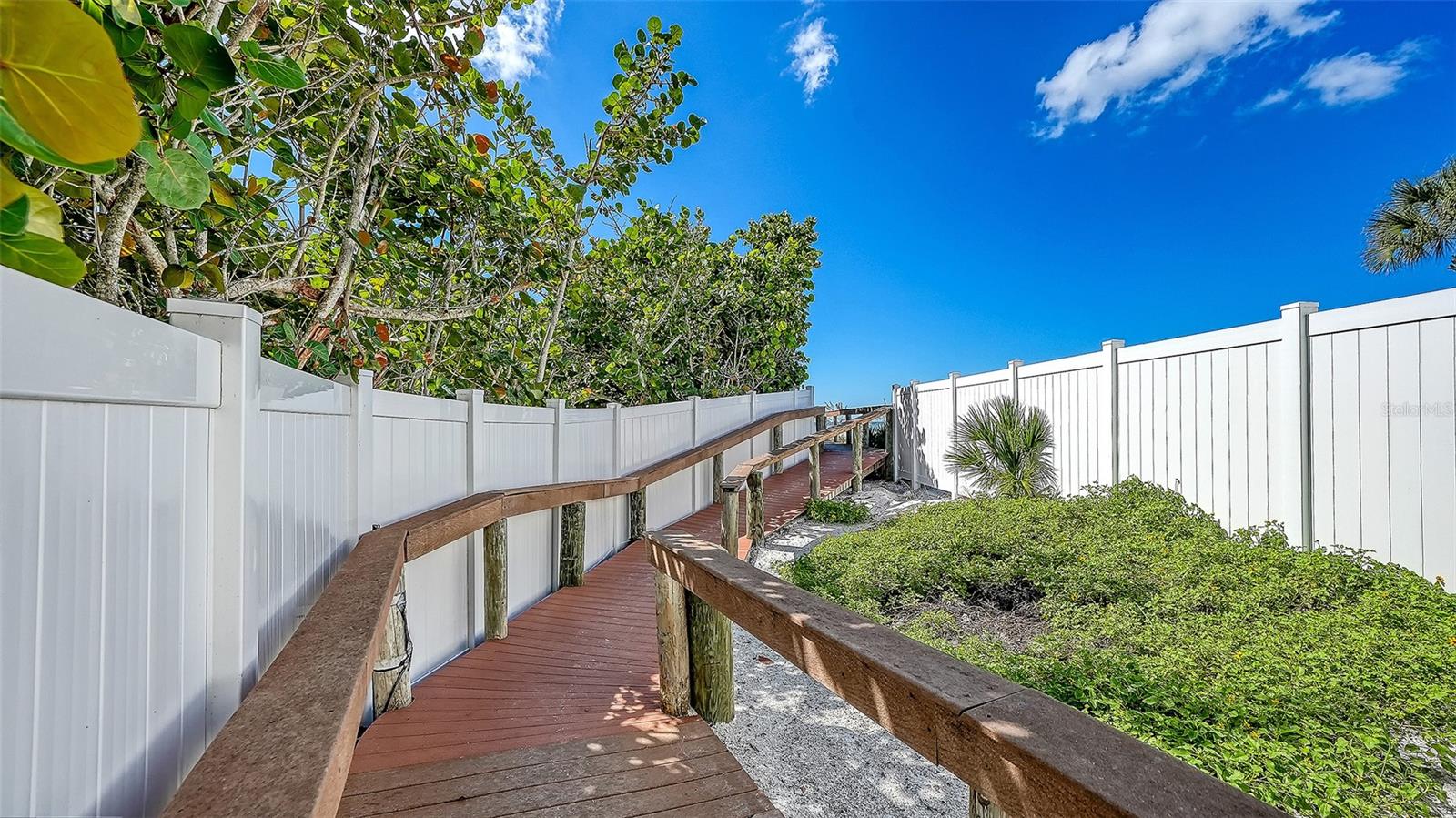 1163 COQUILLE ST #207 — photo 35