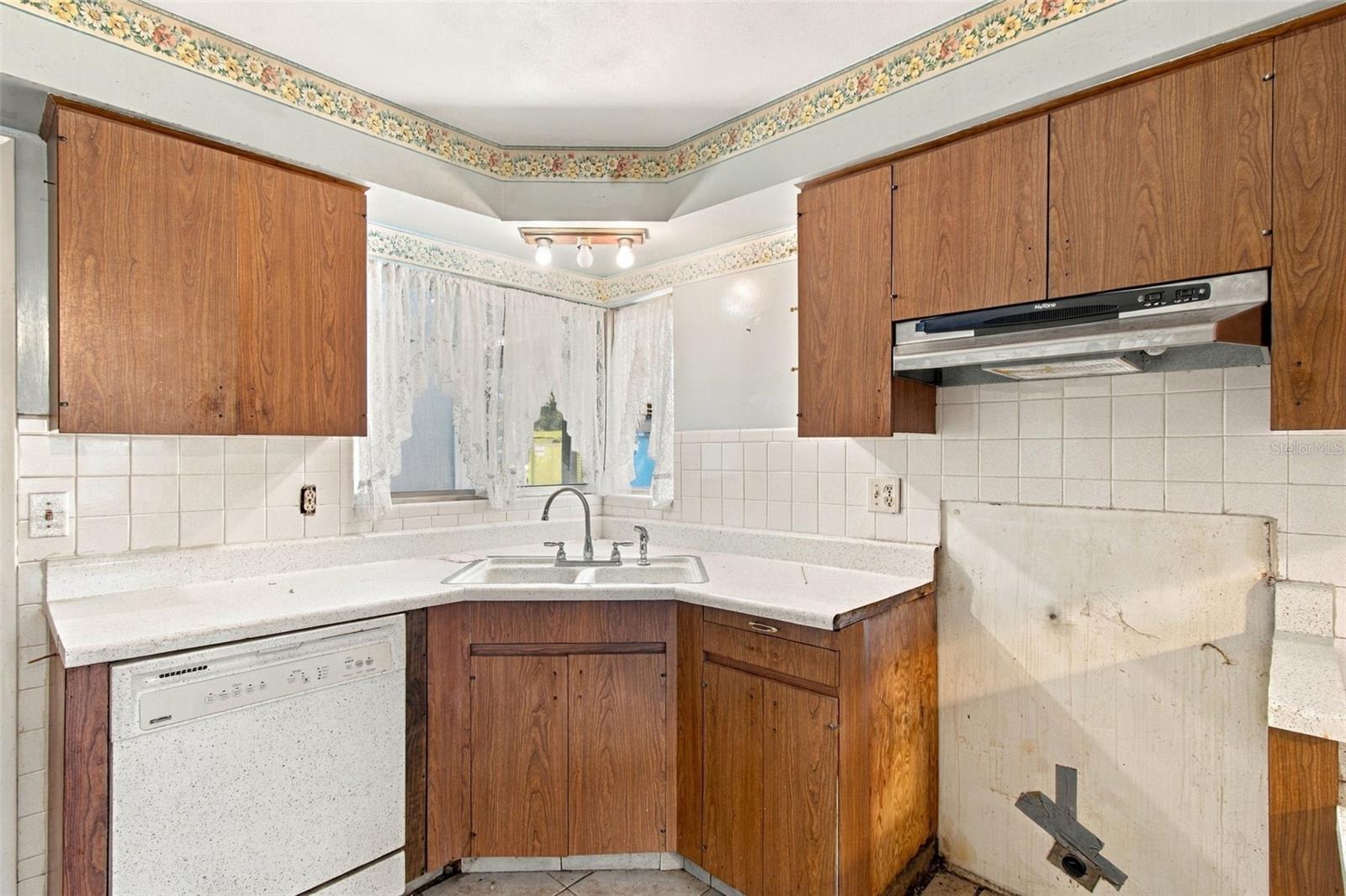 1504 NURSERY RD — photo 3