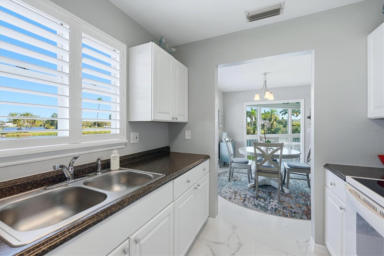 877 AUDUBON DR — photo 14