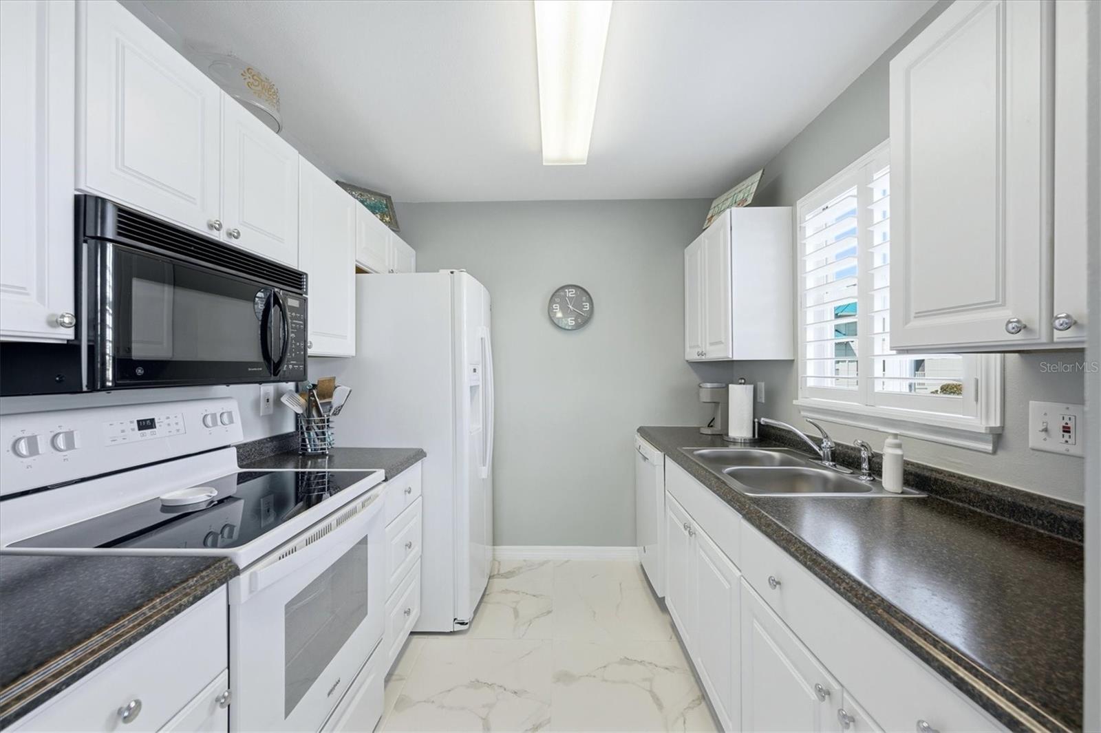 877 AUDUBON DR — photo 6