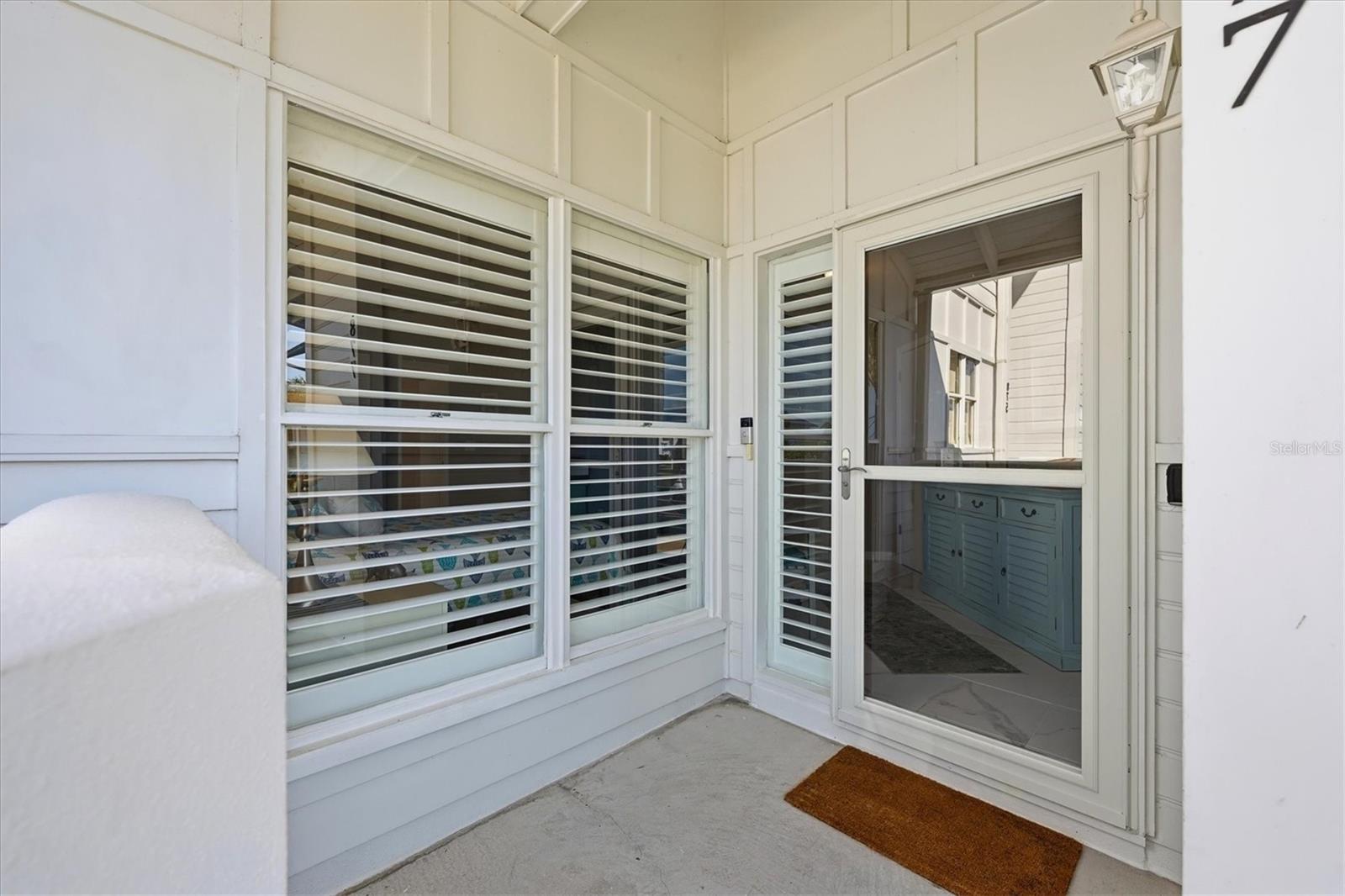 877 AUDUBON DR — photo 2